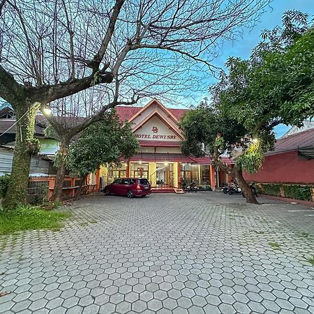 Hotel Dewi Sri Redpartner Yogyakarta Luaran gambar