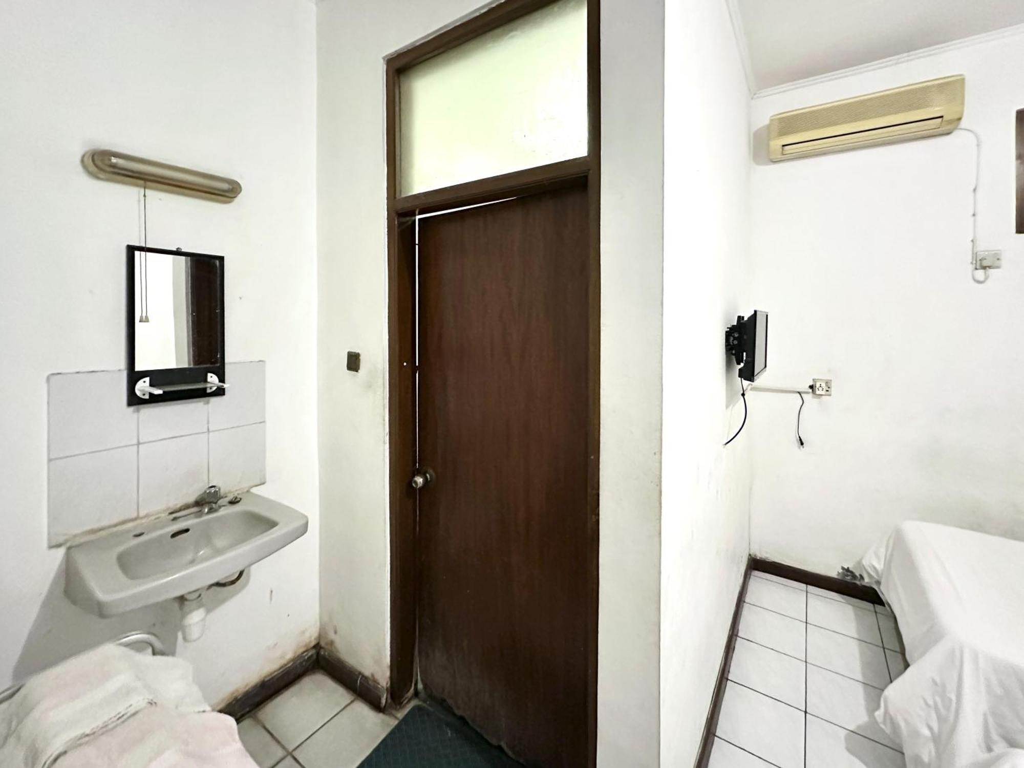 Hotel Dewi Sri Redpartner Yogyakarta Luaran gambar
