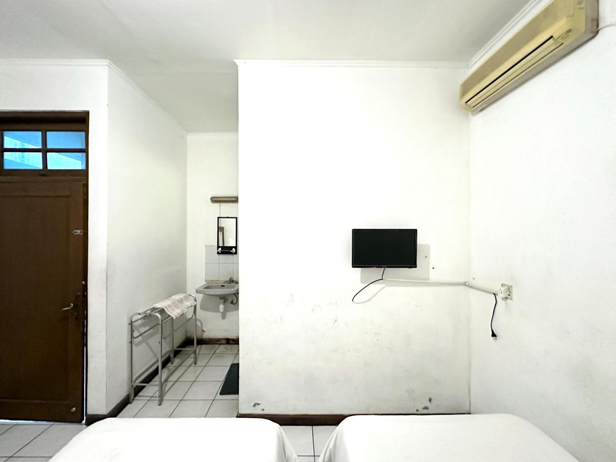 Hotel Dewi Sri Redpartner Yogyakarta Luaran gambar