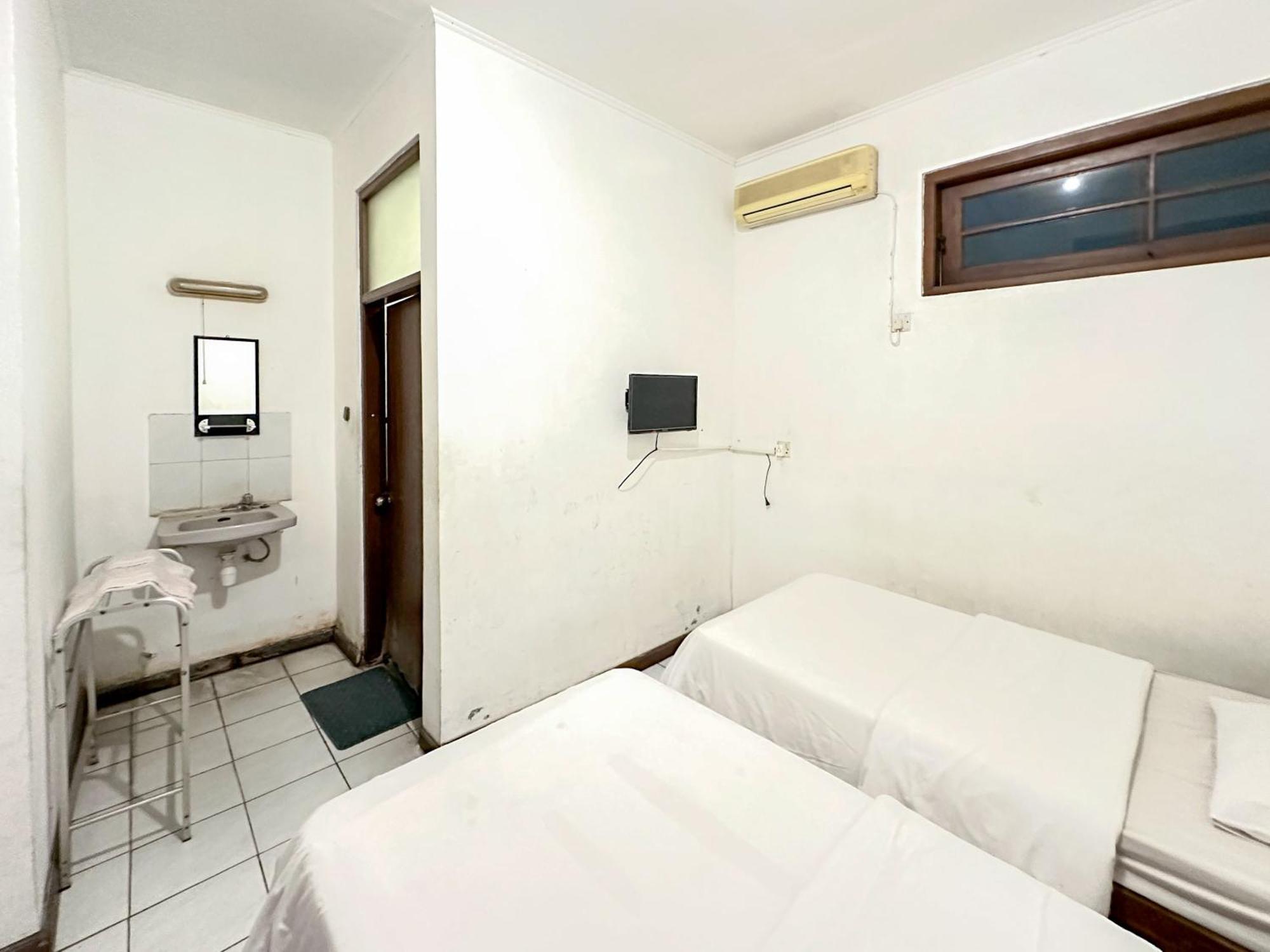 Hotel Dewi Sri Redpartner Yogyakarta Luaran gambar