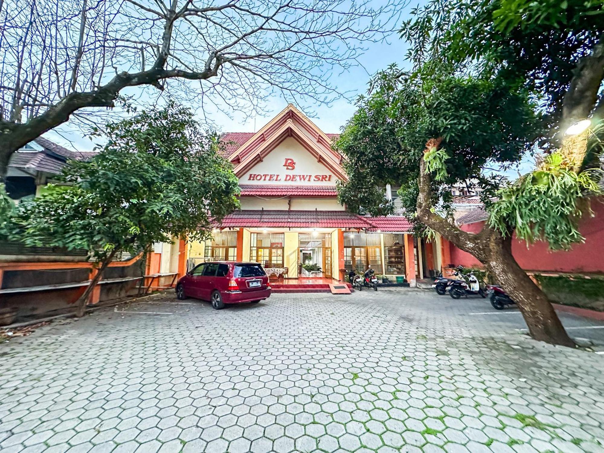 Hotel Dewi Sri Redpartner Yogyakarta Luaran gambar
