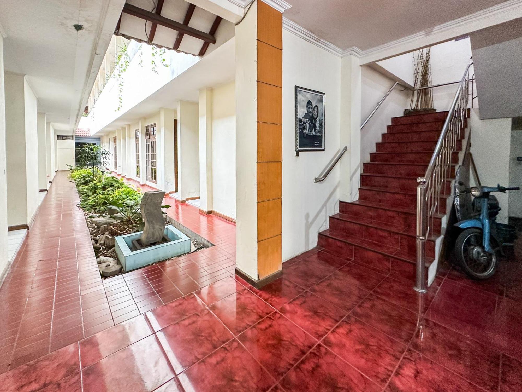 Hotel Dewi Sri Redpartner Yogyakarta Luaran gambar